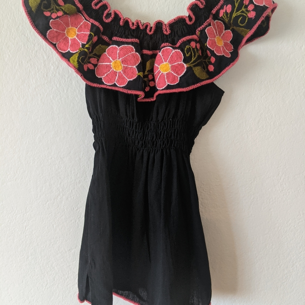 Spanish Style Floral Blouse - Picture 2 of 5